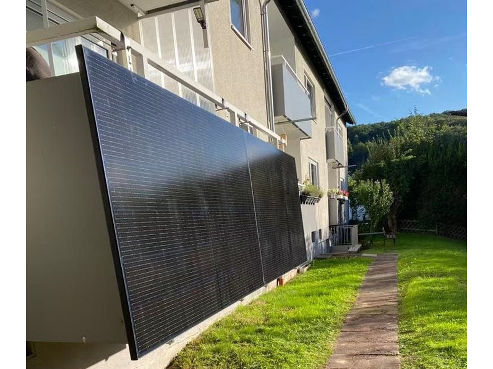 Solární panel 420 W s mikroinvertorem Deye 800 W